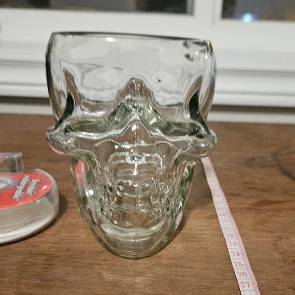 Clear glass skull - Picture 1 of 7